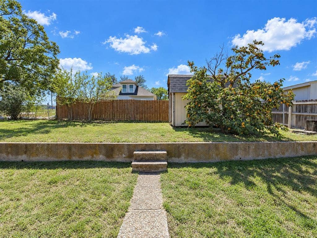 101 W Park Street, Decatur, TX 76234