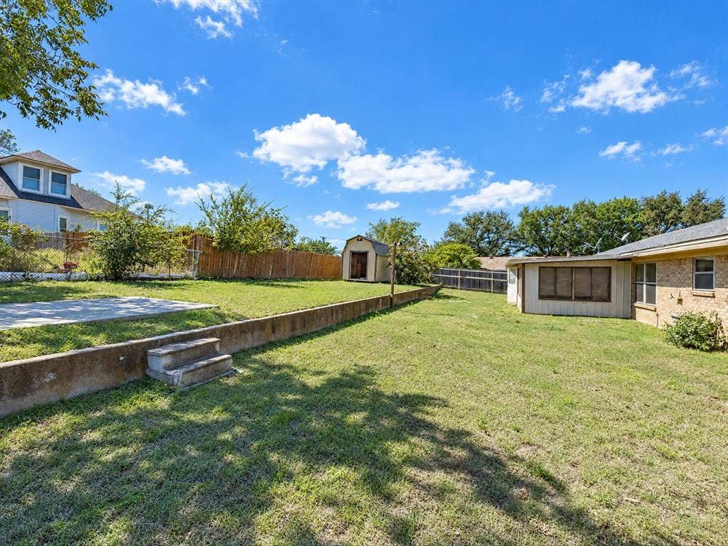 101 W Park Street, Decatur, TX 76234