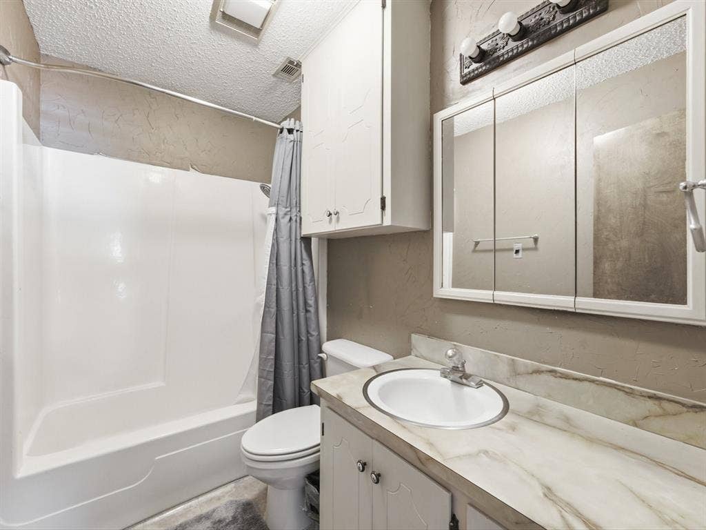 101 W Park Street, Decatur, TX 76234