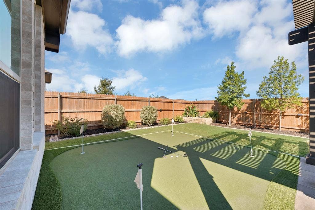 15032 Chipwood Drive, Aledo, TX 76008 mini golf green with 4 putting holes, turf