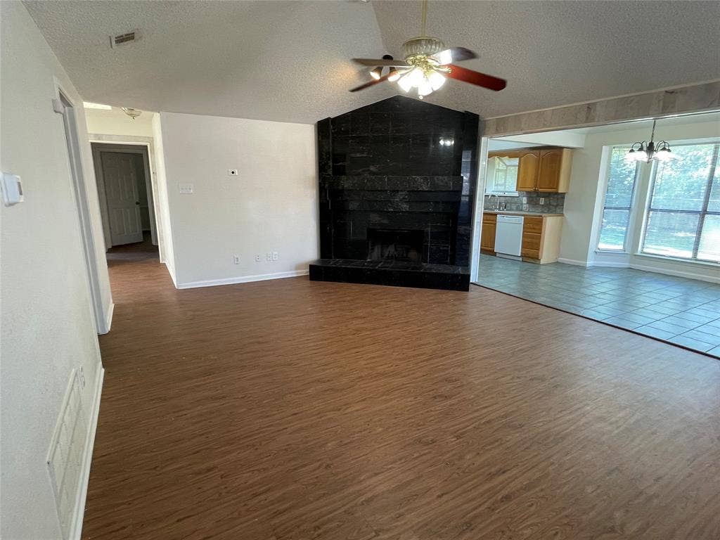 971 N Brookside Drive, Cedar Hill, TX 75104