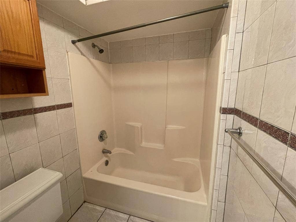 971 N Brookside Drive, Cedar Hill, TX 75104