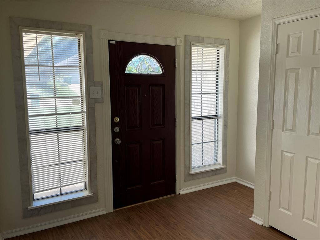 971 N Brookside Drive, Cedar Hill, TX 75104