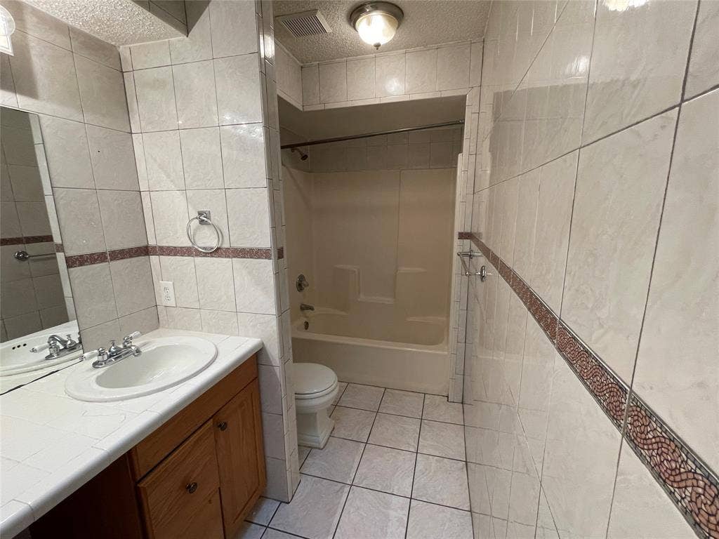 971 N Brookside Drive, Cedar Hill, TX 75104