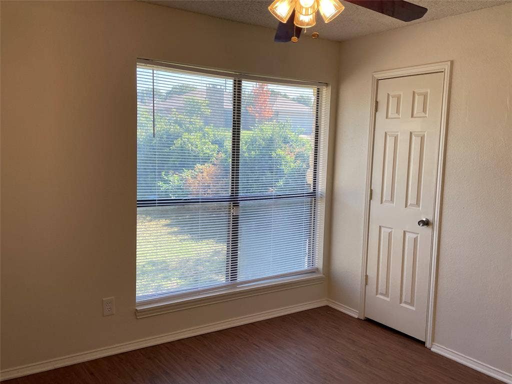 971 N Brookside Drive, Cedar Hill, TX 75104