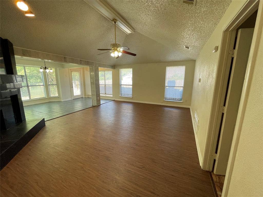 971 N Brookside Drive, Cedar Hill, TX 75104