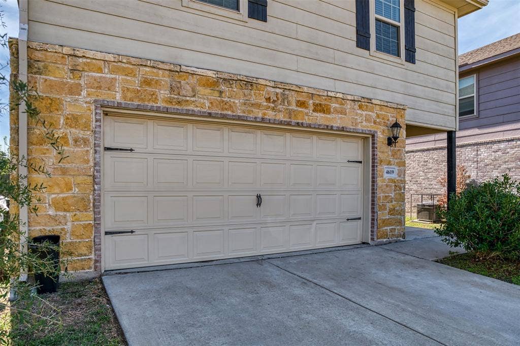 4619 Raleigh Dalton Road, Dallas, TX 75227