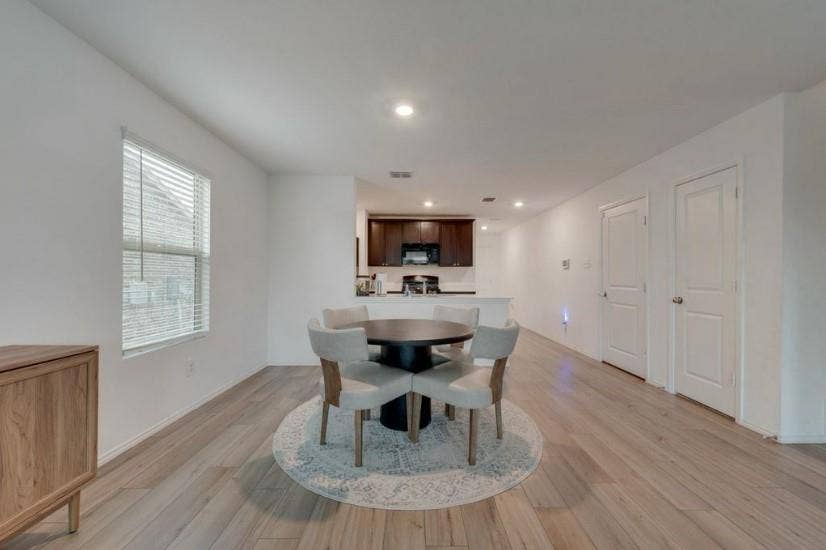 424 Frio Pass Trl, Haslet, TX 76052