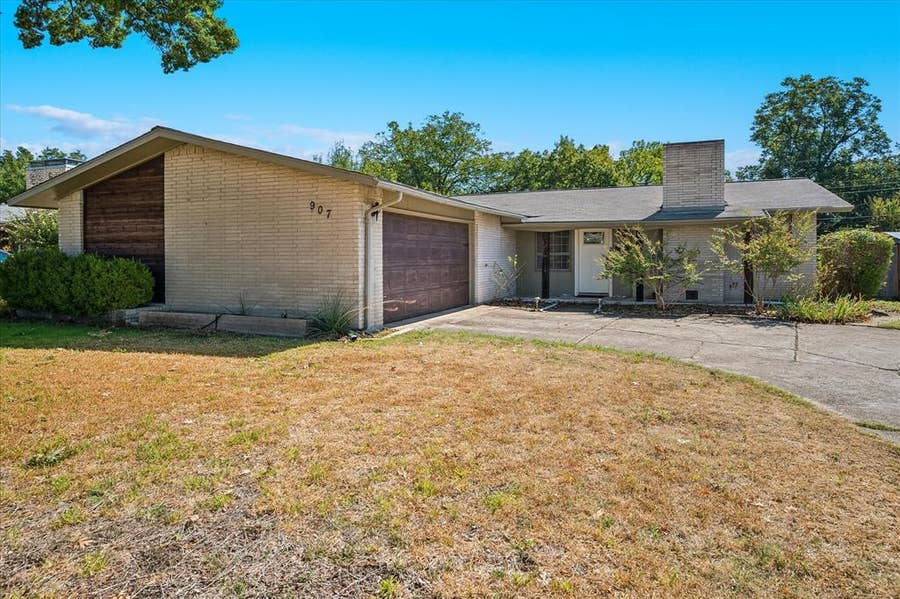 Property photo for 907 Melrose Drive, Richardson, TX