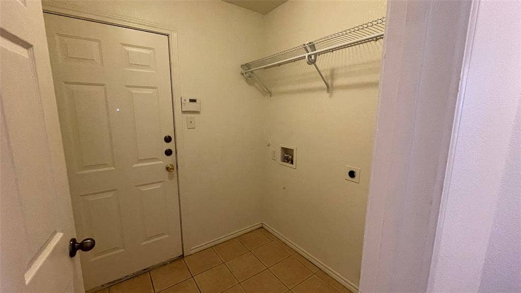 921 Simon Drive, Cedar Hill, TX 75104