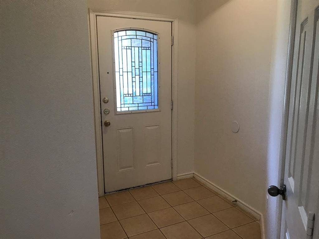 921 Simon Drive, Cedar Hill, TX 75104