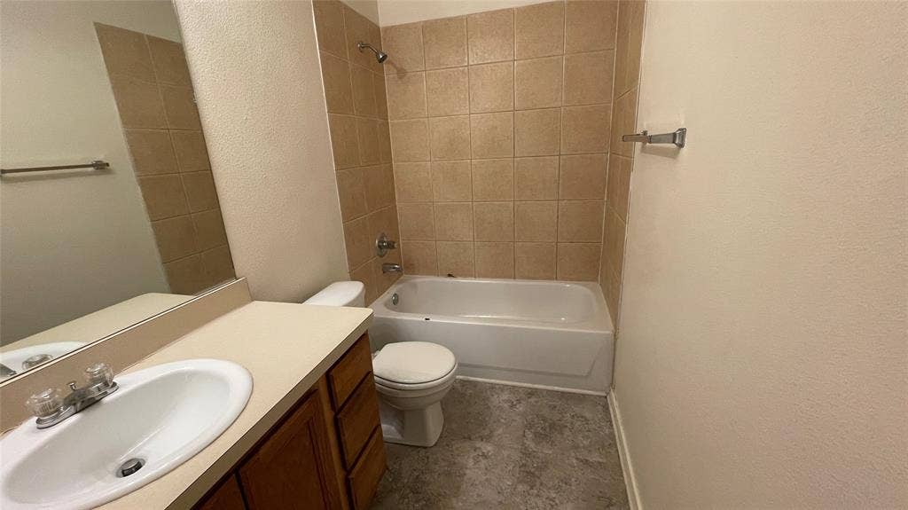 921 Simon Drive, Cedar Hill, TX 75104