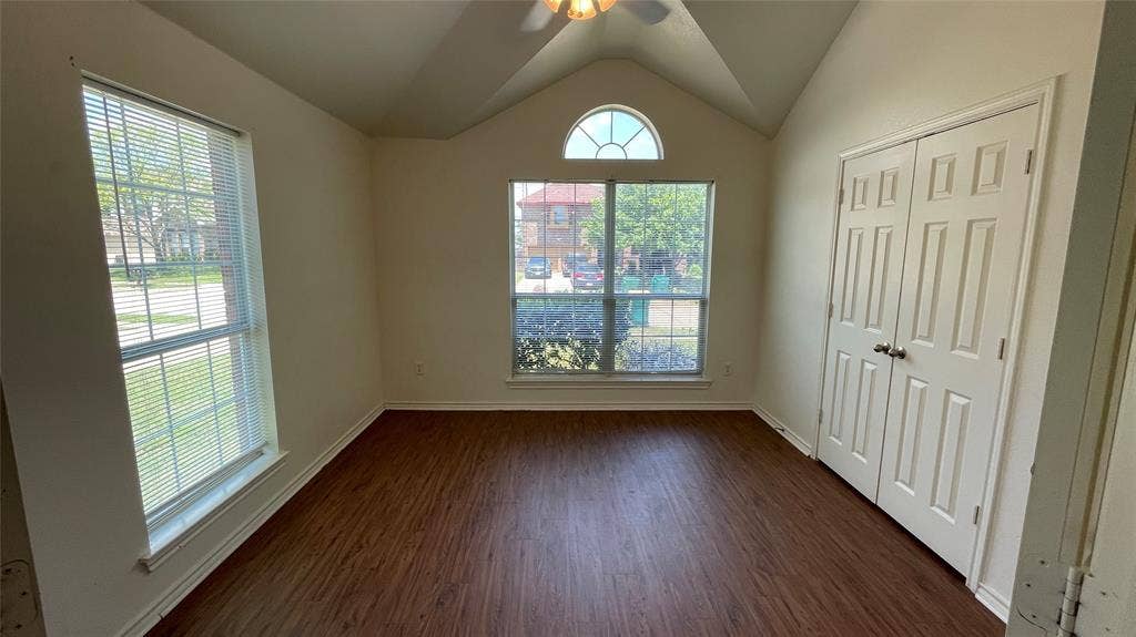 921 Simon Drive, Cedar Hill, TX 75104