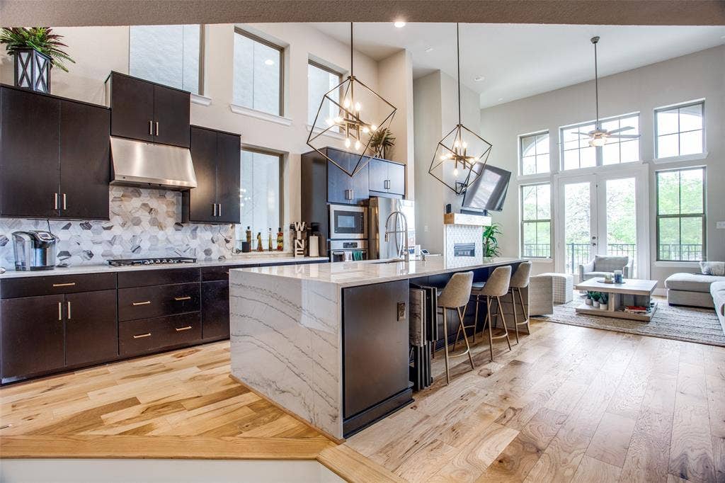 1376 Arch Place, Dallas, TX 75215 Kitchen