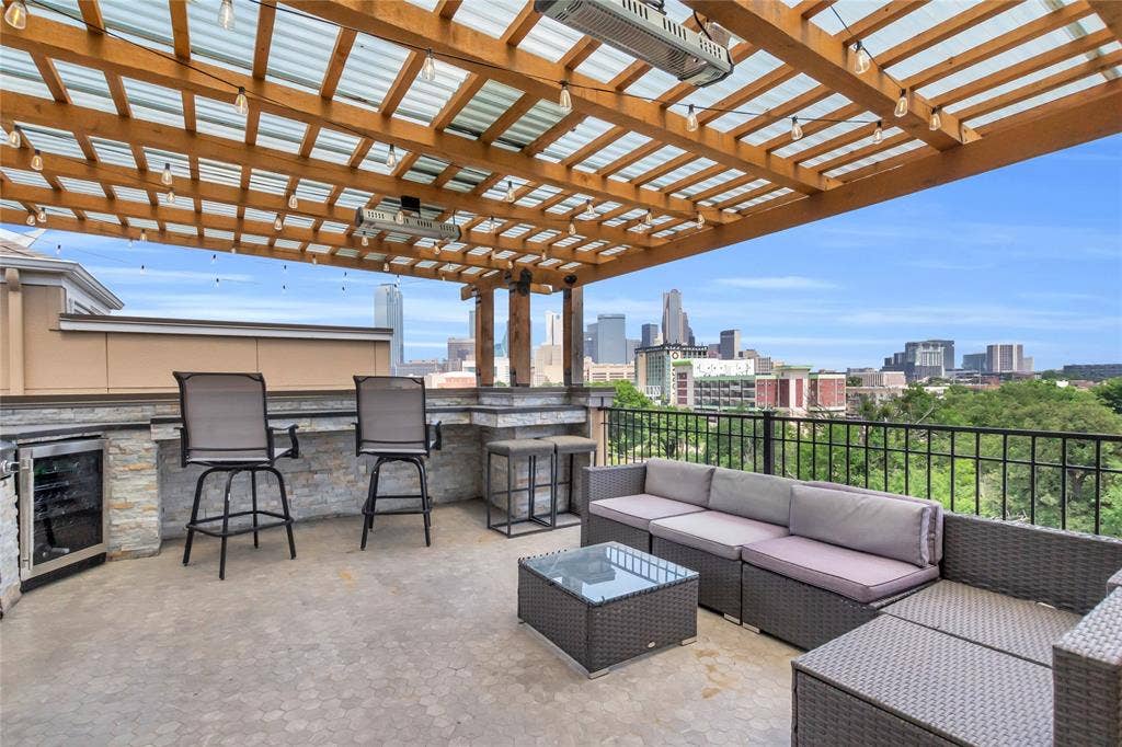 1376 Arch Place, Dallas, TX 75215 Rooftop area with pergola
