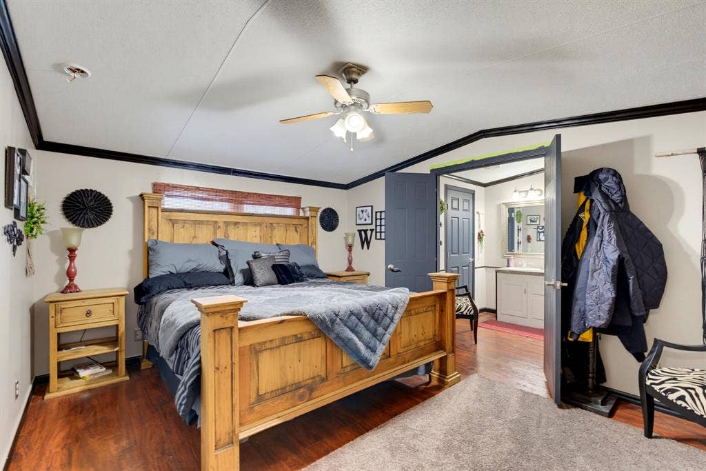 Guest Bedroom 2 (formerly Master Bed)