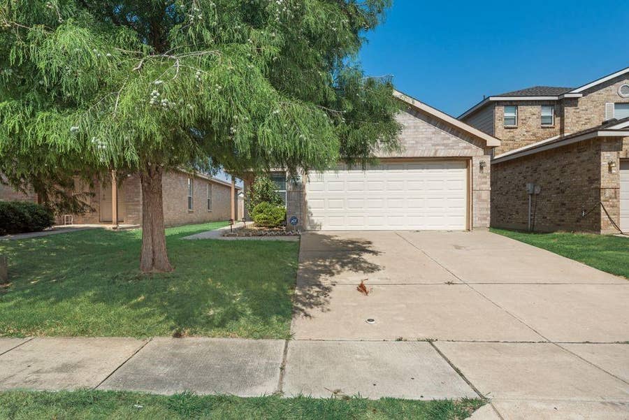 Property photo for 8809 Valley River Drive, Fort Worth, TX