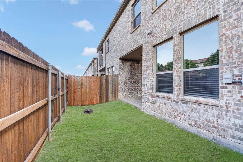 6428 Hermosa Drive, Plano, TX 75024 6428 Hermosa Drive, Plano, TX 75024