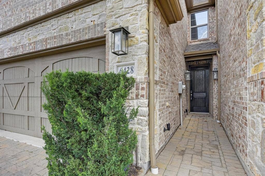 6428 Hermosa Drive, Plano, TX 75024 6428 Hermosa Drive, Plano, TX 75024