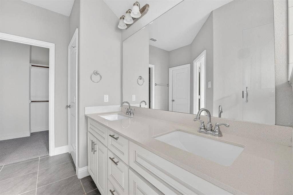 6428 Hermosa Drive, Plano, TX 75024 6428 Hermosa Drive, Plano, TX 75024
