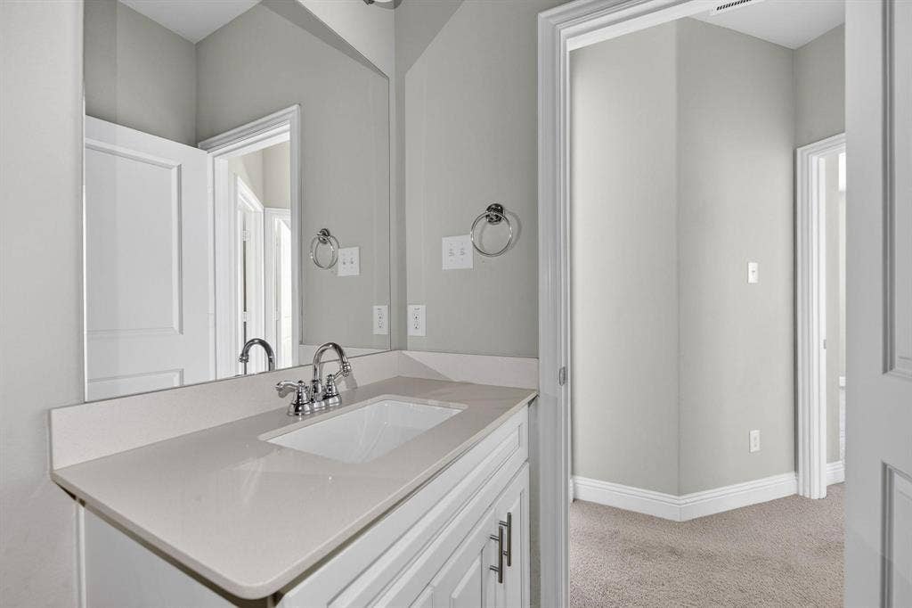 6428 Hermosa Drive, Plano, TX 75024 6428 Hermosa Drive, Plano, TX 75024