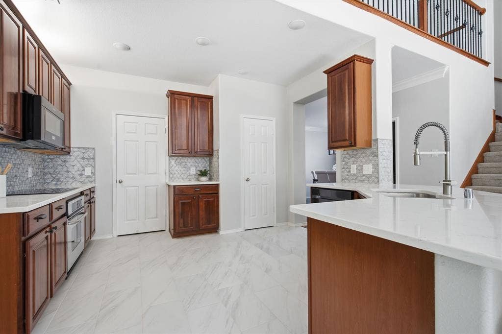 705 Royal Crest Court, McKinney, TX 75072 705 Royal Crest Court, McKinney, TX 75072