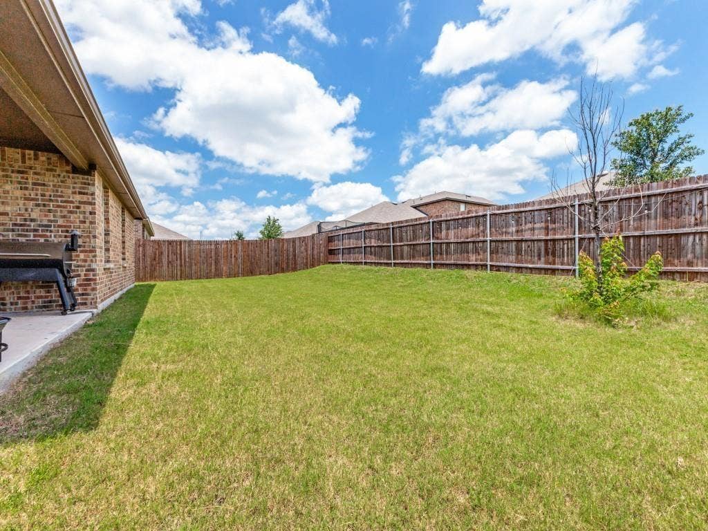 15127 Athena Drive, Dallas, TX 75253 15127 Athena Drive, Dallas, TX 75253