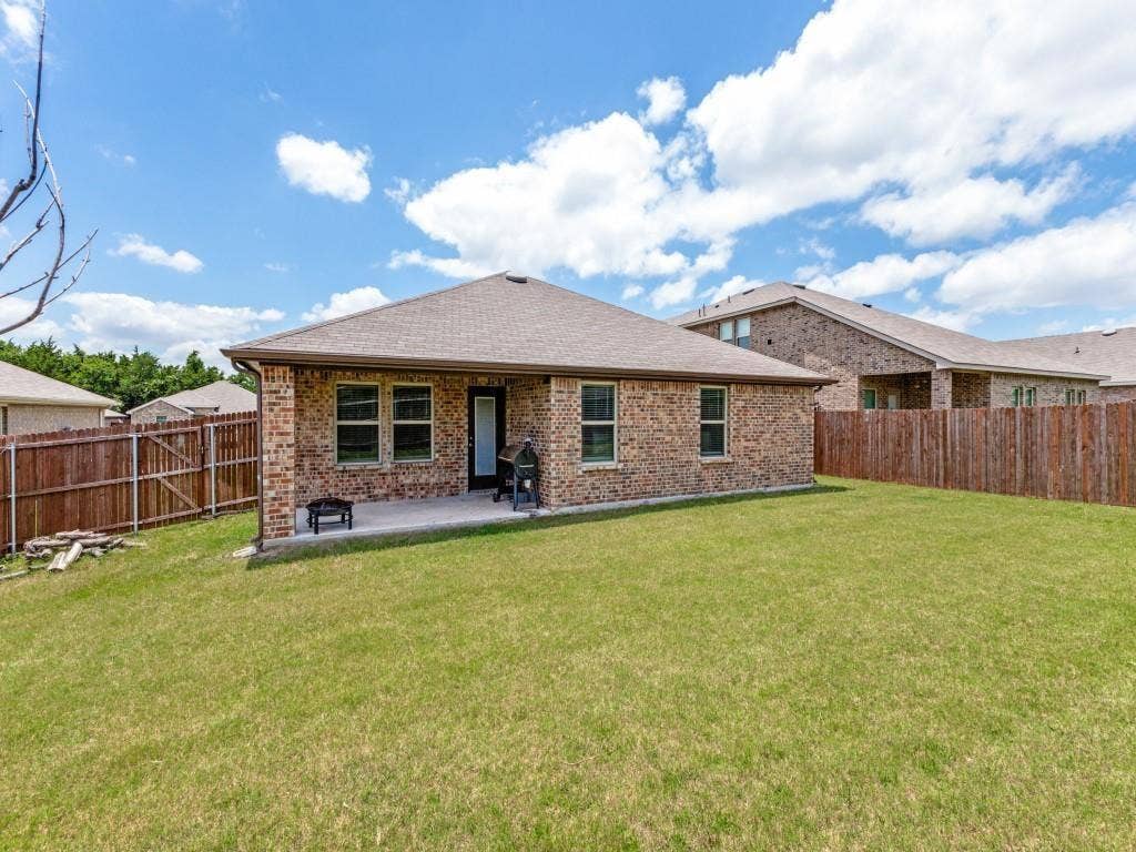 15127 Athena Drive, Dallas, TX 75253 15127 Athena Drive, Dallas, TX 75253