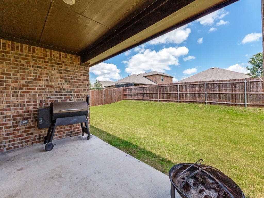 15127 Athena Drive, Dallas, TX 75253 15127 Athena Drive, Dallas, TX 75253