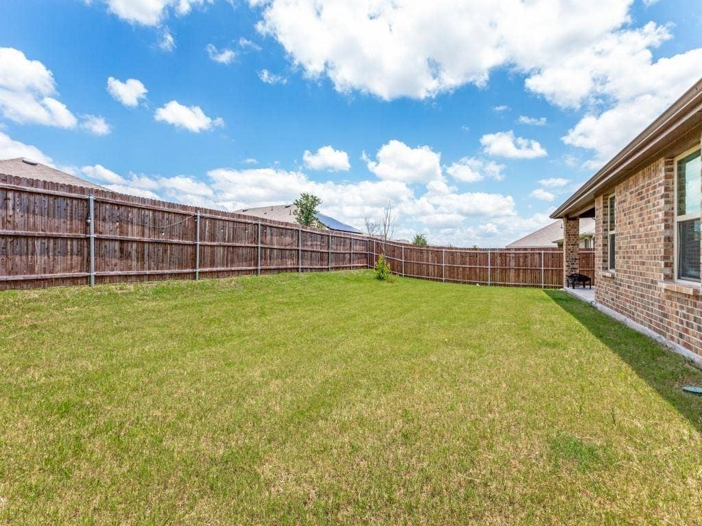 15127 Athena Drive, Dallas, TX 75253 15127 Athena Drive, Dallas, TX 75253