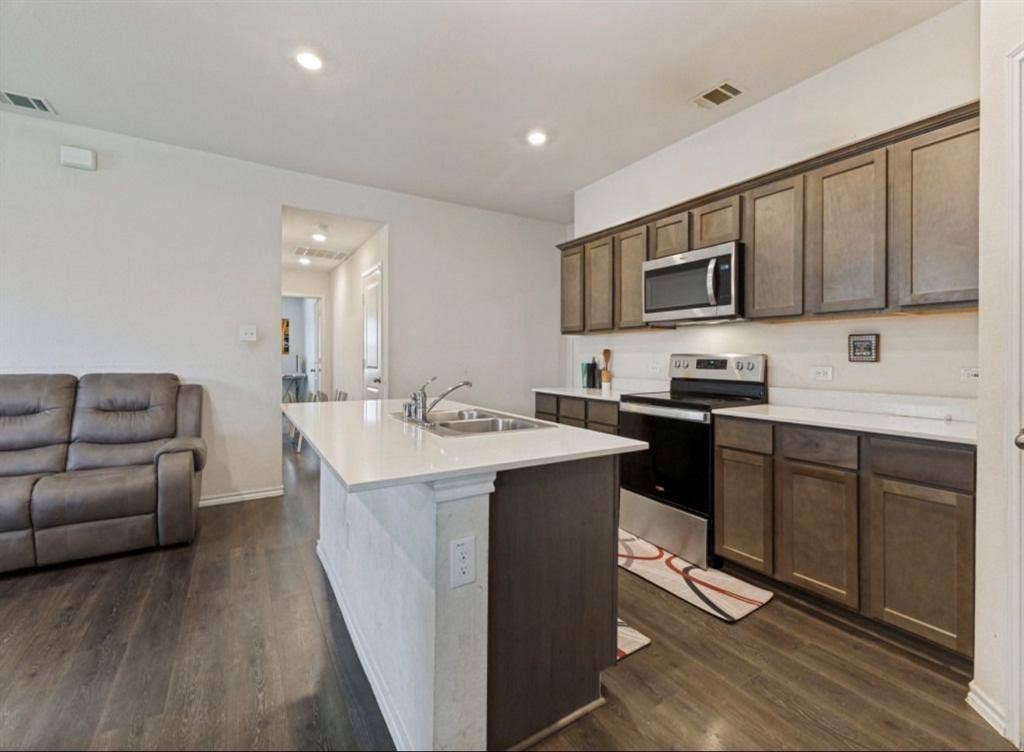 15127 Athena Drive, Dallas, TX 75253 15127 Athena Drive, Dallas, TX 75253