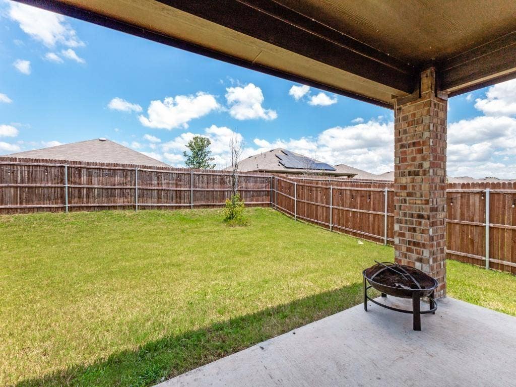 15127 Athena Drive, Dallas, TX 75253 15127 Athena Drive, Dallas, TX 75253