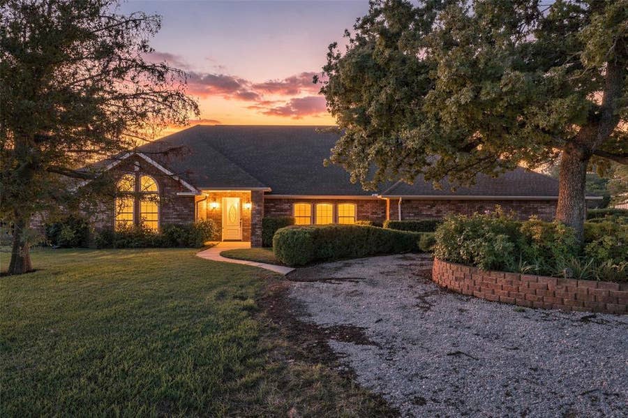 Property photo for 107 Amantes Lane, Weatherford, TX