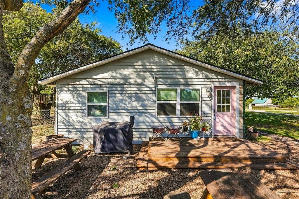 1320 Apple Lane, Midlothian, TX 76065 Southside of Home.