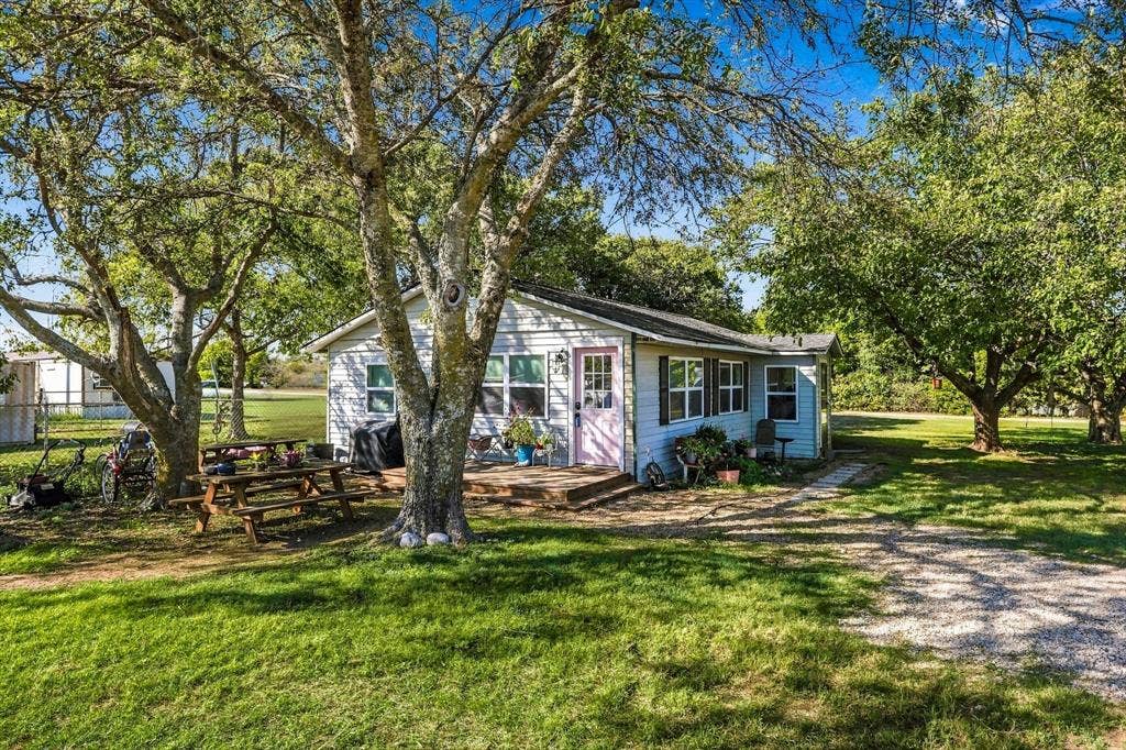 1320 Apple Lane, Midlothian, TX 76065 Side View