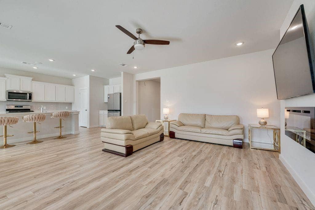 801 Vineyard Way, Forney, TX 75126 801 Vineyard Way, Forney, TX 75126