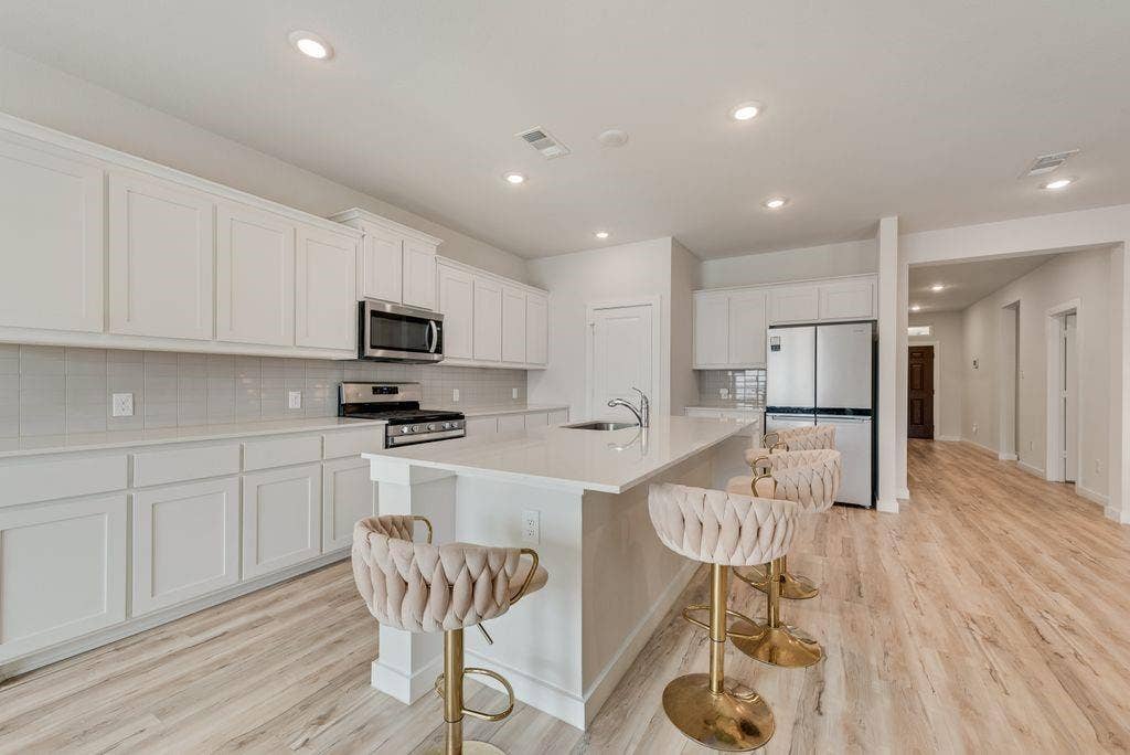 801 Vineyard Way, Forney, TX 75126 801 Vineyard Way, Forney, TX 75126
