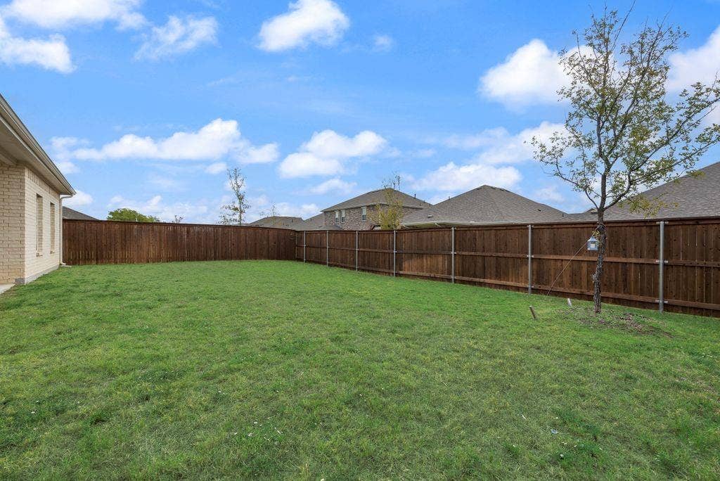 801 Vineyard Way, Forney, TX 75126 801 Vineyard Way, Forney, TX 75126