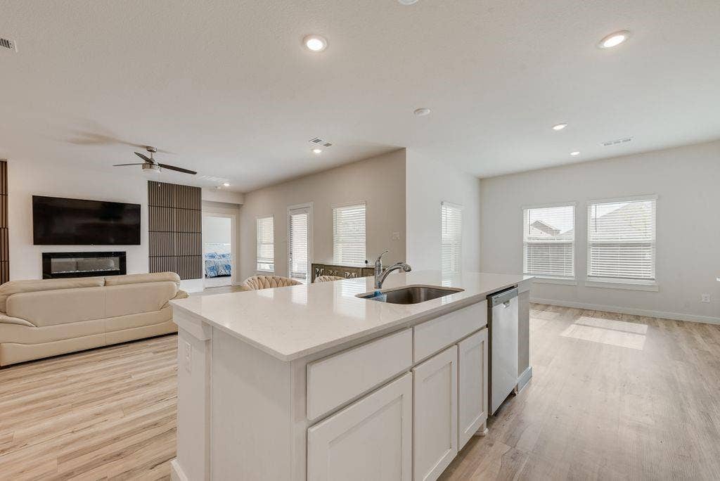 801 Vineyard Way, Forney, TX 75126 801 Vineyard Way, Forney, TX 75126