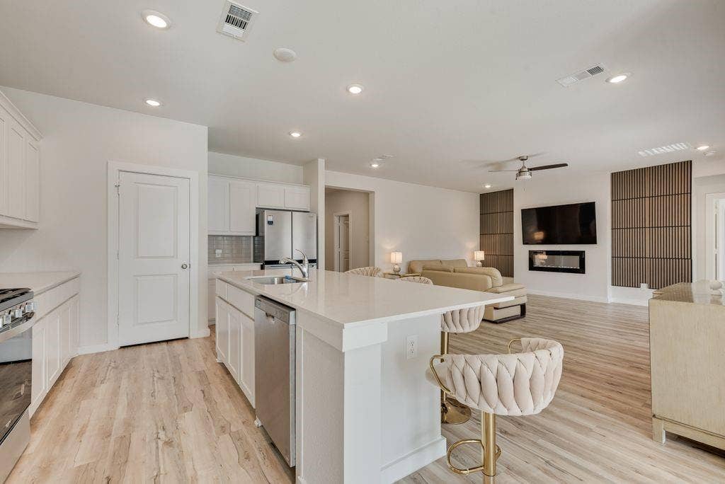 801 Vineyard Way, Forney, TX 75126 801 Vineyard Way, Forney, TX 75126