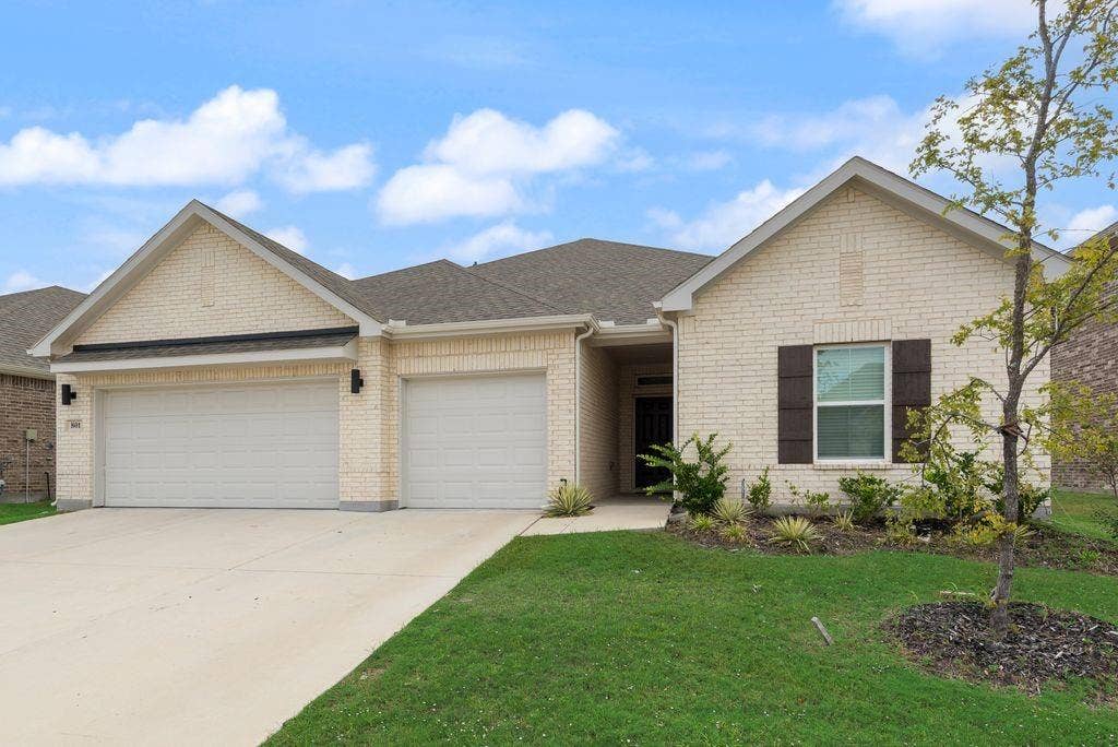 801 Vineyard Way, Forney, TX 75126 801 Vineyard Way, Forney, TX 75126