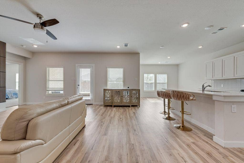 801 Vineyard Way, Forney, TX 75126 801 Vineyard Way, Forney, TX 75126