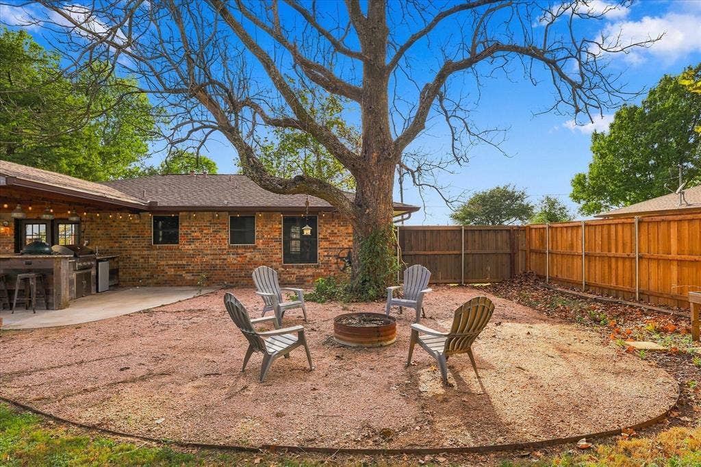 401 Fm 55, Waxahachie, TX 75165 Fire Pit