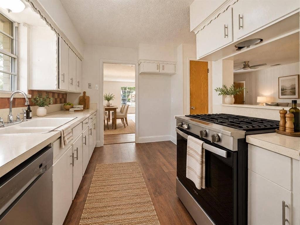 5319 Urban Crest Road, Dallas, TX 75227 Virtually Staged