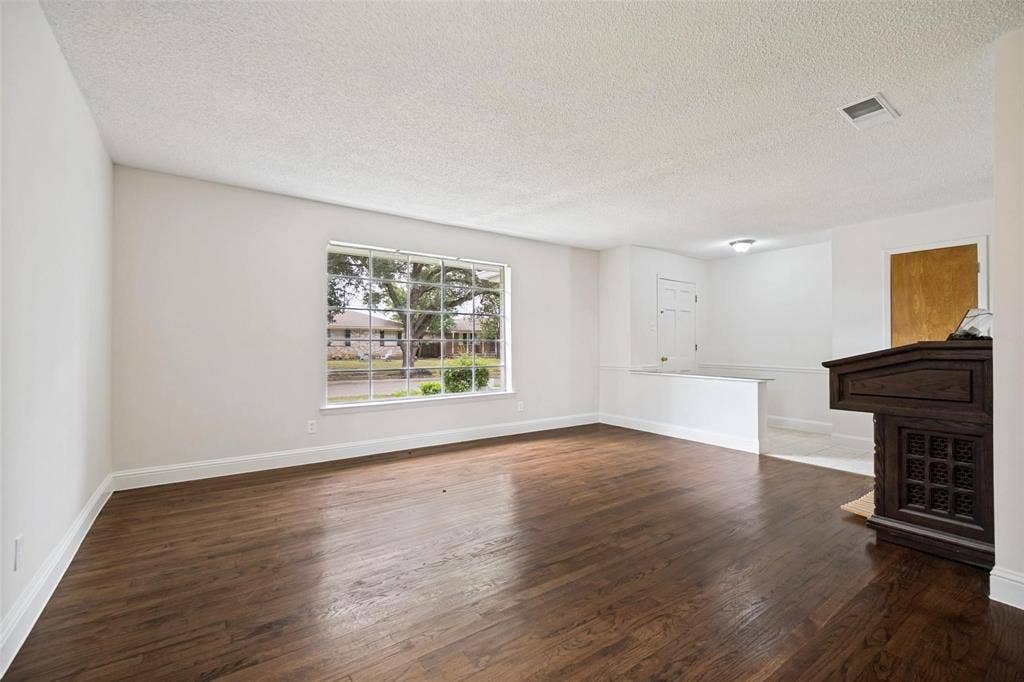 5319 Urban Crest Road, Dallas, TX 75227 5319 Urban Crest Road, Dallas, TX 75227