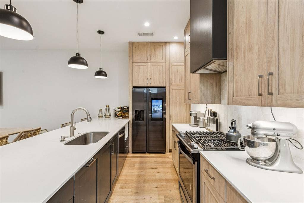 1214 Haines Avenue, Dallas, TX 75208 1214 Haines Avenue, Dallas, TX 75208
