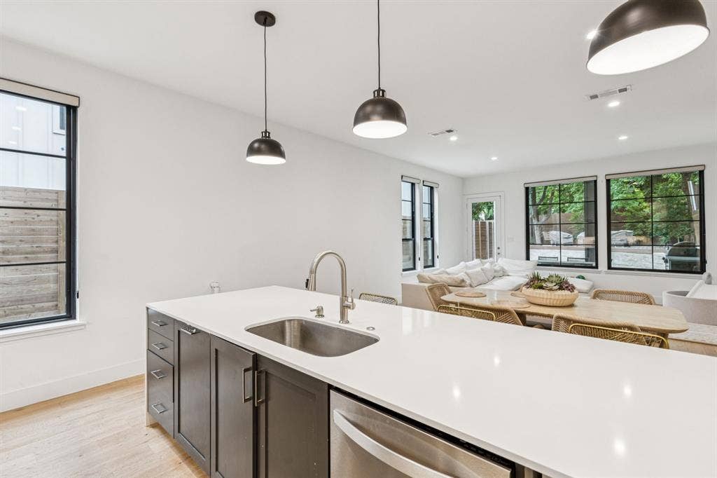 1214 Haines Avenue, Dallas, TX 75208 1214 Haines Avenue, Dallas, TX 75208