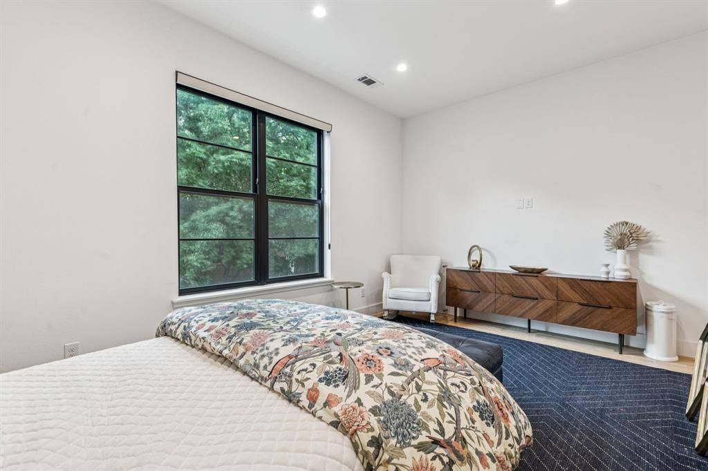 1214 Haines Avenue, Dallas, TX 75208 1214 Haines Avenue, Dallas, TX 75208