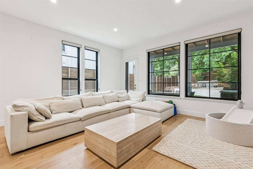 1214 Haines Avenue, Dallas, TX 75208 1214 Haines Avenue, Dallas, TX 75208