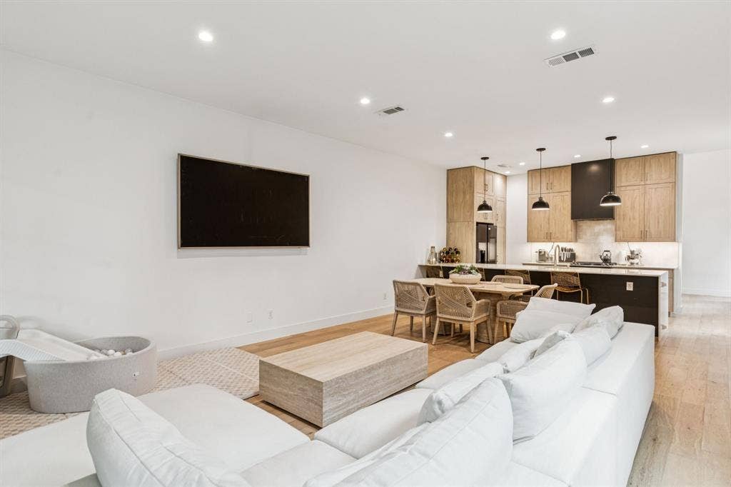 1214 Haines Avenue, Dallas, TX 75208 1214 Haines Avenue, Dallas, TX 75208